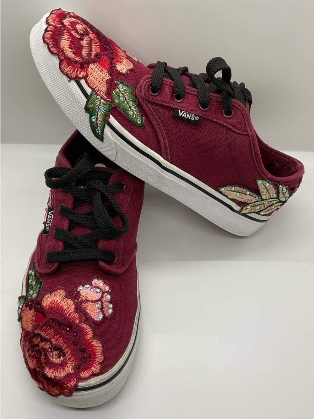 Custom Vans Atwood Low Top Sneakers Burgandy w/embroidery & crystals
Sz 5 youth